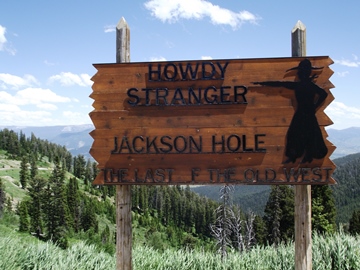 howdy-stranger-sign